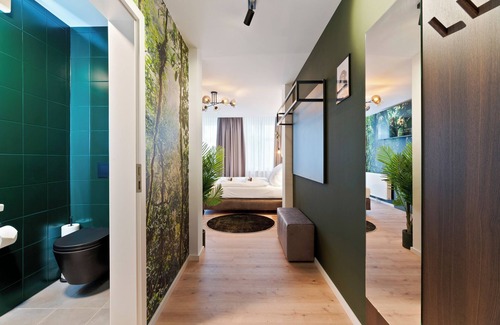 Rathaus Hotel | JUNGLE No5 Boutique Hotel - Stuttgart City-Center