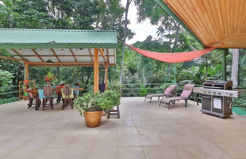 Valle Pura Vida Apartment | Jungle Villa-spacious studio/pool