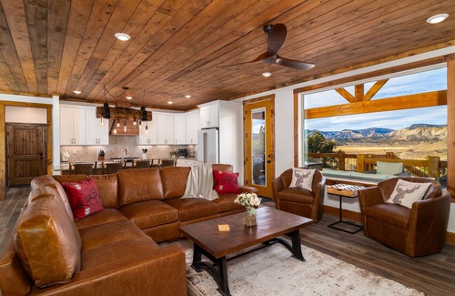 Orderville House | Juniper Mountain Retreat | Private hot tub | Zion