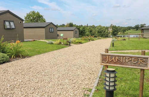 Swadlincote Cottage | JUNIPER, romantic, luxury holiday cottage in Donisthorpe