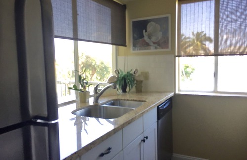 Jupiter Condo | Jupiter Bay Condo - Walk to Beach