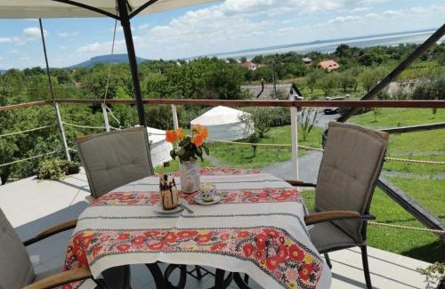 Balatongyorok Hotel | Jurta Hotel Balatongyörök