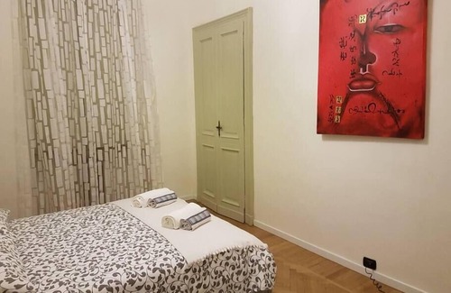 San Salvario Apartment | JURY 35 Elegant and cozy near the Valentino