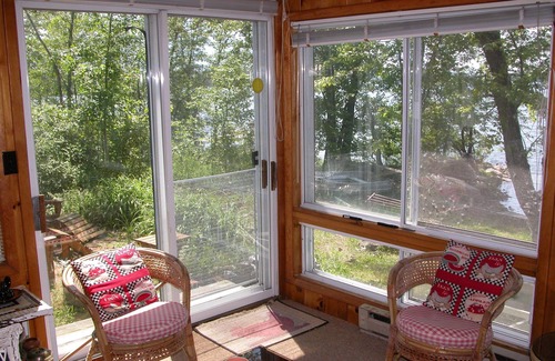 Swanton Cottage | Just 50 feet from Lake Champlain