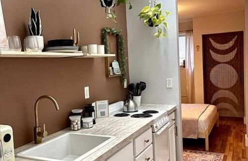 South Nashville Apartment | Just a mile to Broadway!