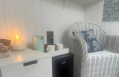 Estrun Boat Rental | Just Couples AfloatnRomantic cabin with private entrance.