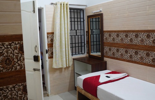 Nanganallur House | Just Guest House