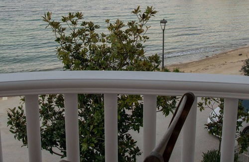 Nea Iraklitsa Apartment | Just on the Sea 1, Family accommodation with views