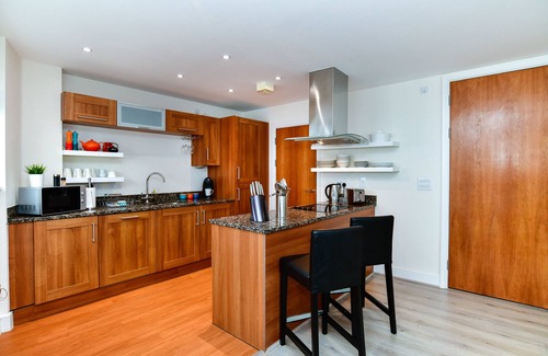 Castle Apartment | Just Stay Wales – Meridian Quay Penthouses