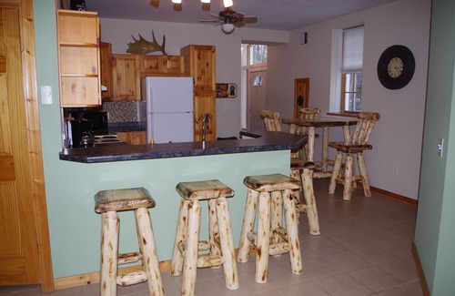 Oliver Apartment | Just two blocks from the St. Louis River and close to two boat landings.