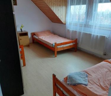 Badacsonyors House | Kéktúrás-Tóra Nyíló Badacsonyi privát bérlemény