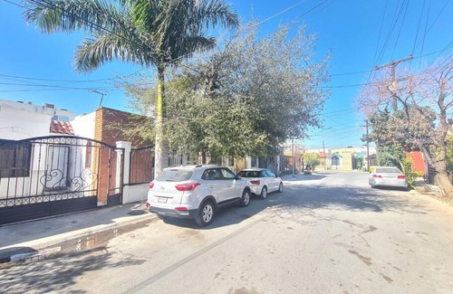 Monterrey Apartment | K FACTURA/4CAMAS/3CLIMAS/PORTON/WIFI/3TVS/lavadora mezq