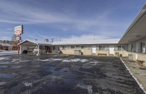 Frontier House | KABINO: Fossil Butte Motel #12 2QueenBeds A/C Mini Fridge Microwave Cable Wifi