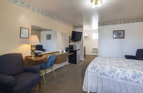 Frontier House | KABINO: Fossil Butte Motel #12 2QueenBeds A/C Mini Fridge Microwave Cable Wifi