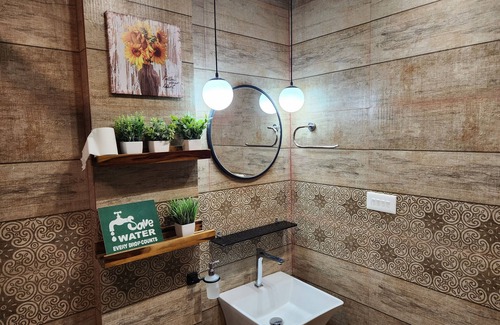 Devikolam Bed & Breakfast | Kacholam Serviced Villa