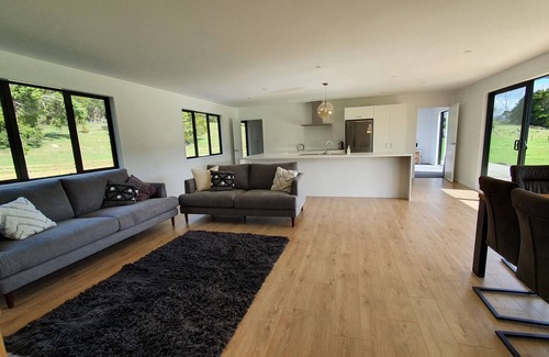 Kaihu Other | Kai Iwi lakes 12km Dargaville 28 km nFarm House sleeps 6 adults 2 children