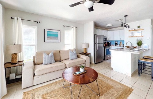 Rum Point Condo | "Kaibo Star" for 2 : Cozy 1-BR beachfront condo with Pool in Kaibo/Rum Point !