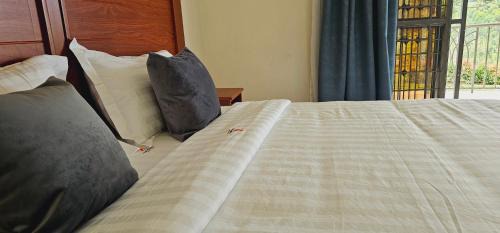 Kitojo Hotel | Kaije Country Cottages