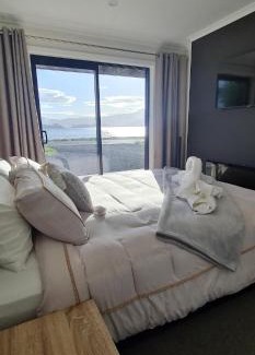 Dunedin Apartment | Kakianau Retreat, Luxury Waterfront Apartments
