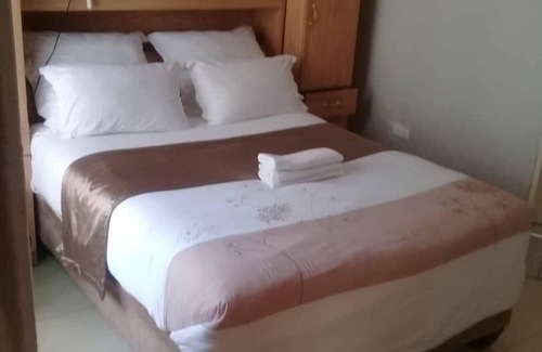 Lusaka Cabin | Kakwele Lodge & Tours