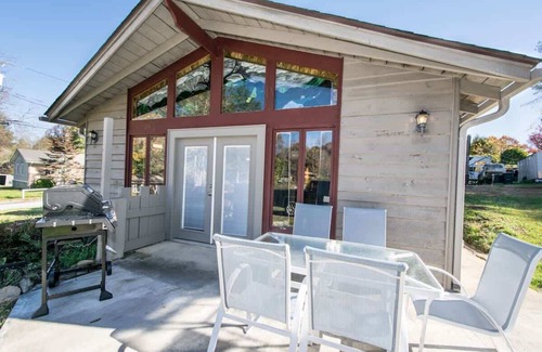Valley Hill House | Kaleidoscope Cottage