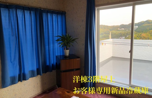 Kamogawa House | Kamogawa Miyatsuru Sanso, natural farming, raising orachelons and turkeys, souvenirs included.