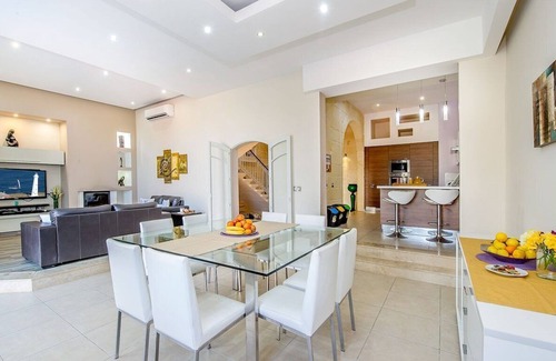 Santa Lucija Villa | Kampnar Holiday Home