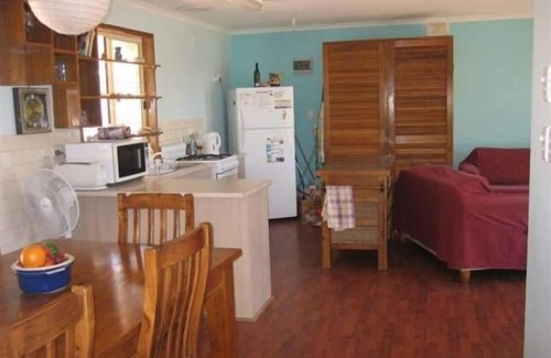 Newland House | Kangastay on Vivonne Bay beside the Harriet River on Kangaroo Island.