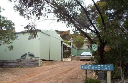 Newland House | Kangastay on Vivonne Bay beside the Harriet River on Kangaroo Island.