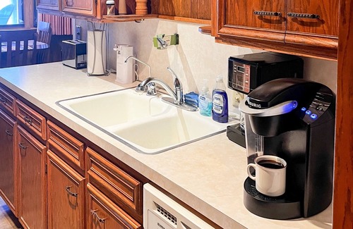 McPherson House | Kansas home away from home near Main Street McPherson, handicap accessible