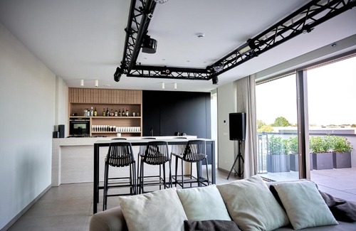 Den Dam Apartment | KAOZ Highstreet The Luxury Loft