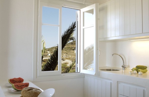 Apollonia House | Kapetan Tasos Suites