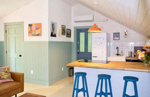 Kingston Cottage | Kapitan’s cottage : Rustic, Private & steeped in Nature. Salt Pool Open Pets OK