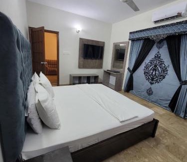 Clifton House | Karachi Family Guest House