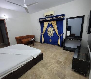 Clifton House | Karachi Family Guest House