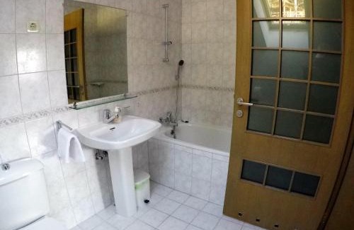 Trzic Bed & Breakfast | Karami Mountainhouse