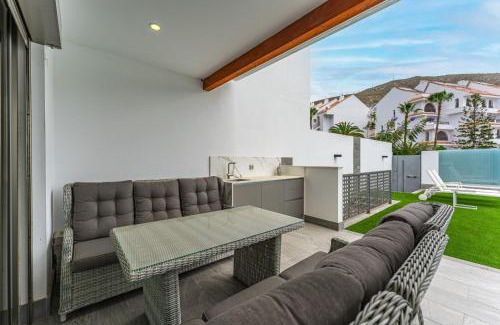 Los Cristianos Villa | Karat Villa Portofino