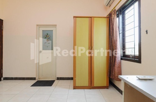 Binong Hotel | Karawaci Taman Permata Tiga Mitra RedDoorz