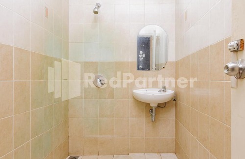 Binong Hotel | Karawaci Taman Permata Tiga Mitra RedDoorz