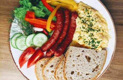gmina Pawonkow Bed & Breakfast | KARCZMA-KOSZWICE