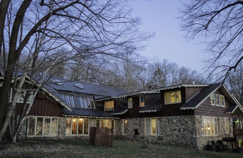 Frazee House | Karinall Estate at the Lake: sleeps 24, 8 bedrooms, 6 bathrooms, 9,400 sq ft
