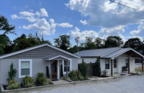 Iuka Cottage | Karine's Cottage Beautiful Cottage w/Boat Parking