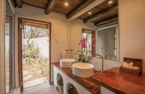 Maruleng Cabin | Karongwe Portfolio - Kuname Lodge