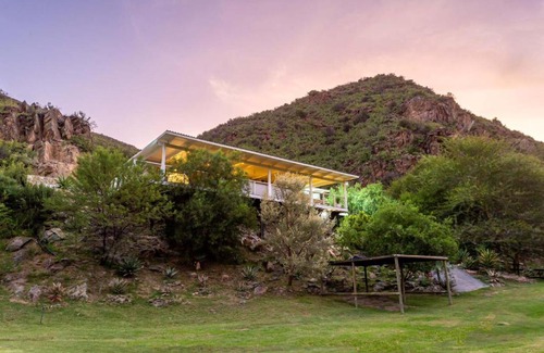 Calitzdorp House | Karoo Mountain River House