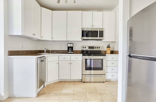 Del Ray Apartment | Kasa Del Ray | Walkable Potomac Neighborhood, Full Studio | Alexandria