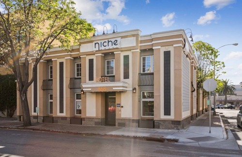 Centennial Apartment | Kasa The Niche | Cozy Micro-pod with Full Bed
