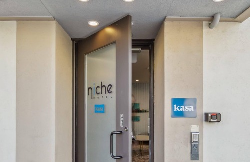 Centennial Apartment | Kasa The Niche | Cozy Micro-pod with Full Bed