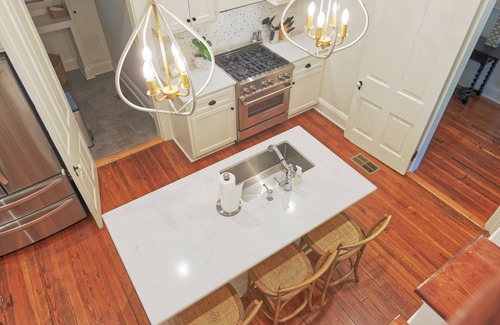 Natchez Cottage | Katie's Cottage | 3/3 Historic Home, Washer/Dryer, Full Kitchen