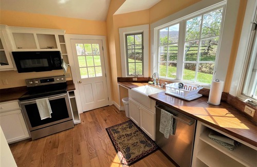 Warm Springs House | Katydid Cottage, Tucked in the heart of Warm Springs with Pastoral Views and a Year Round Stream Flo