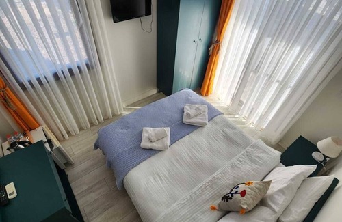 Karesi Bed & Breakfast | KAYA KORUĞU CUNDA